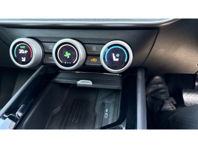 Skoda Superb 1.5 TSI e-TEC SE L 5dr DSG Petrol Hatchback